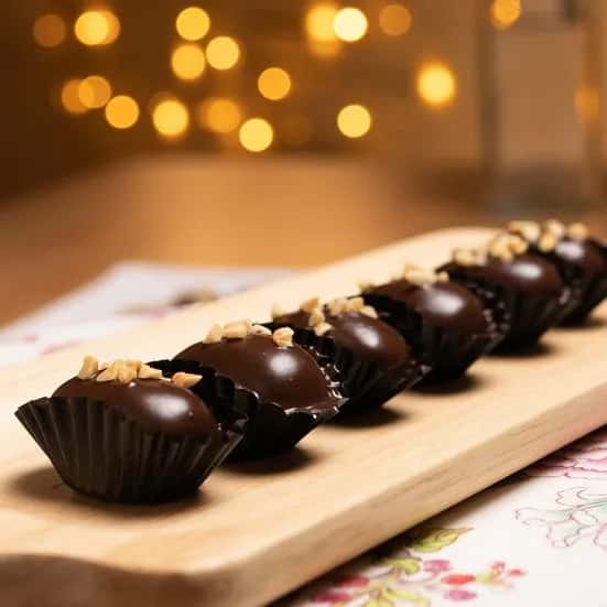 Biskut Almond London