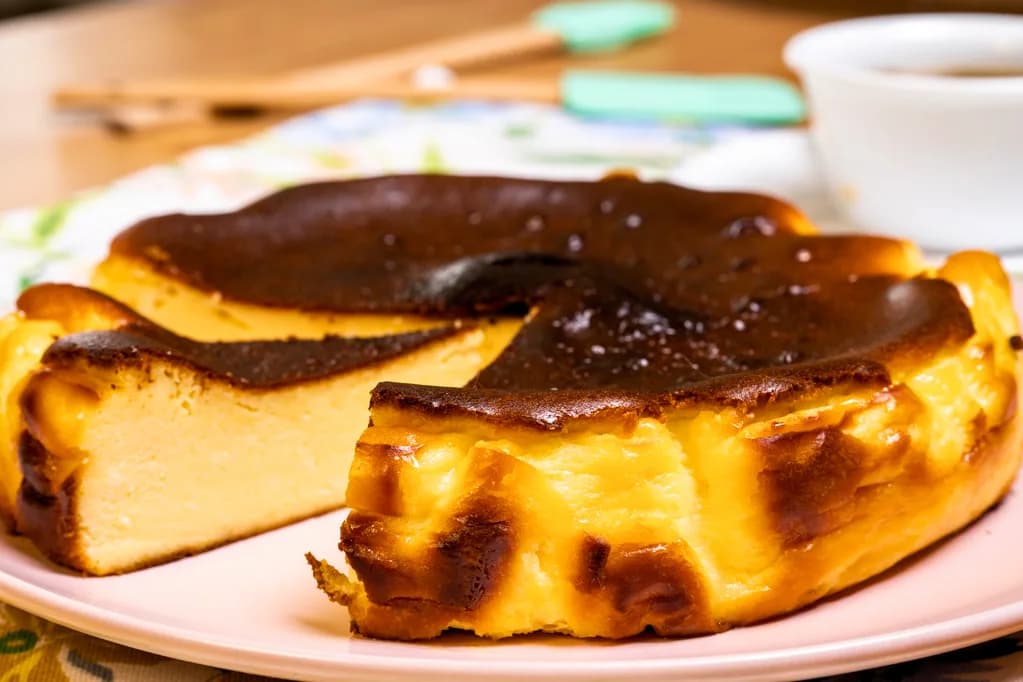 Basque Burnt Cheesecake: Kenapa Permukaan Hangus Itu Sebenarnya Cantik