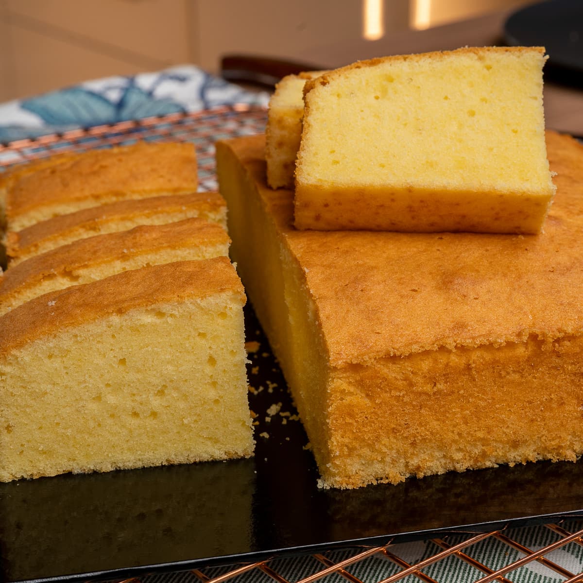 Kek Butter Gebu & Lembut — Rahsia Permukaan Rata Tak Merekah