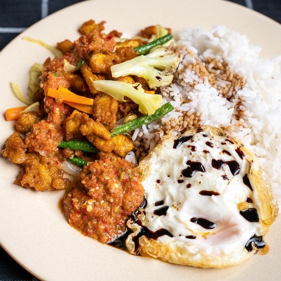 Ayam Goreng Kunyit Ala Mat Rock Dan Sambal Belacan