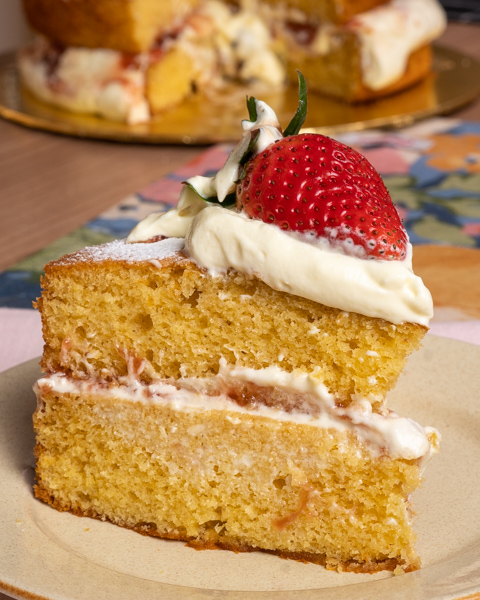 Victoria Sandwich Cake: Lembut & Gebu