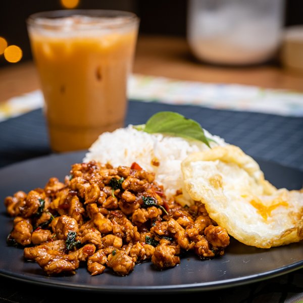 Ayam Pad Kra Pao & Teh Ais Thai