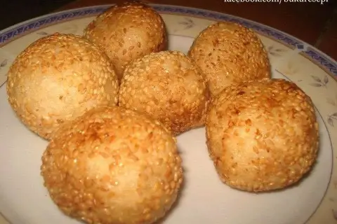 Kuih Bom