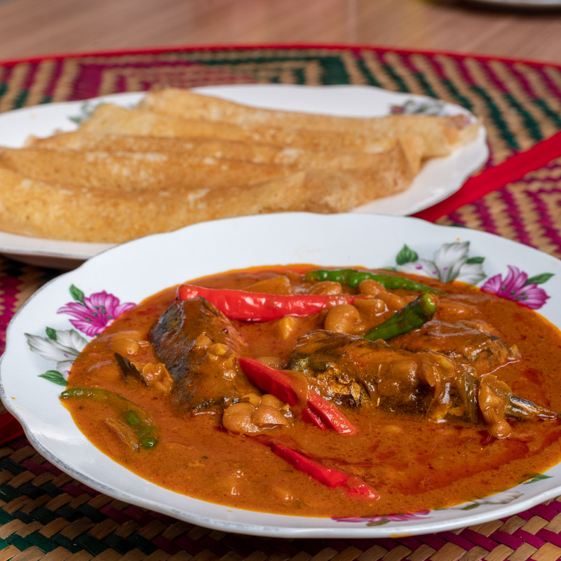 Apom Lenggang Gulung Kari Mackerel